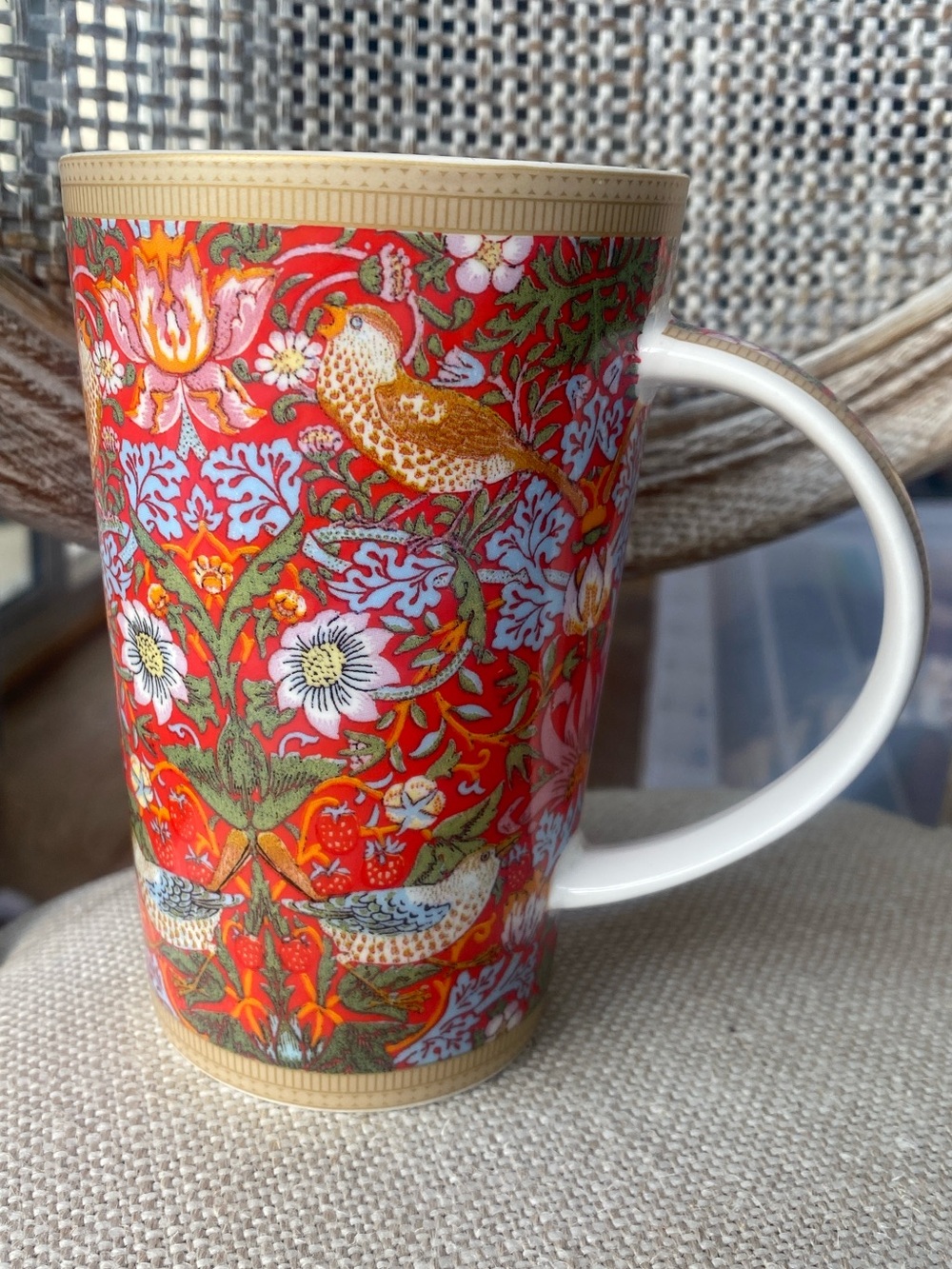 Maxwell & Williams William Morris Strawberry Thief Red Conical Mug 420ml